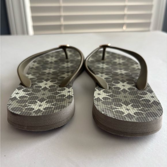 Coach Logo Flip Flop Sandals in Taupe with Rose Gold Medallions - Picture 7 of 9